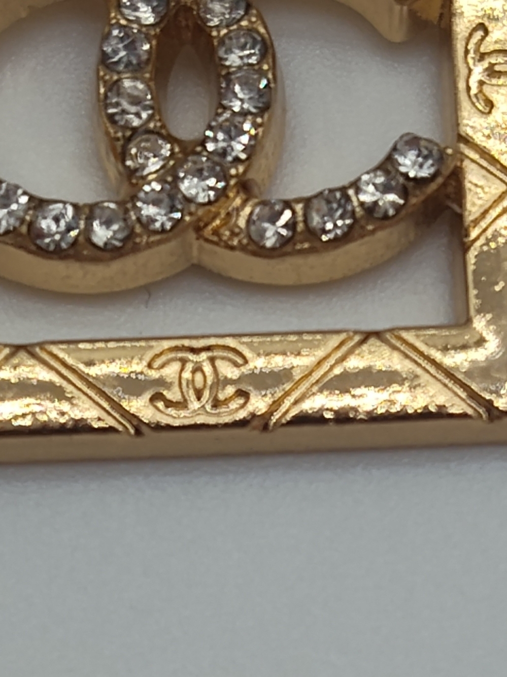CHANEL Rhinestone Crystal CC Framed Zipper PullCharm Gold Tone Logo 0.85" EUC - Picture 2 of 5